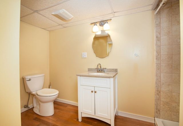 28 Apthorp St, Quincy, MA 02170