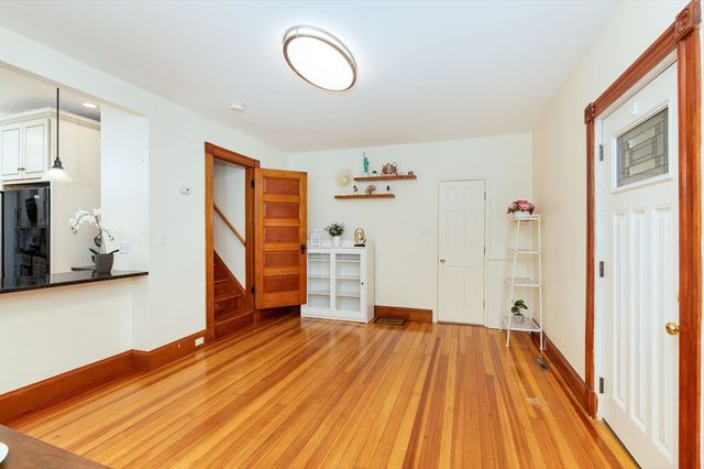 28 Apthorp St, Quincy, MA 02170