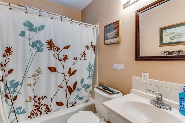 3579 S Vine, Wichita, KS 67217