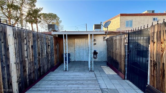 3978 Palos Verdes Street, Las Vegas, NV 89119