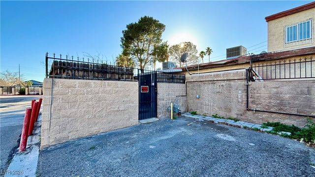 3978 Palos Verdes Street, Las Vegas, NV 89119