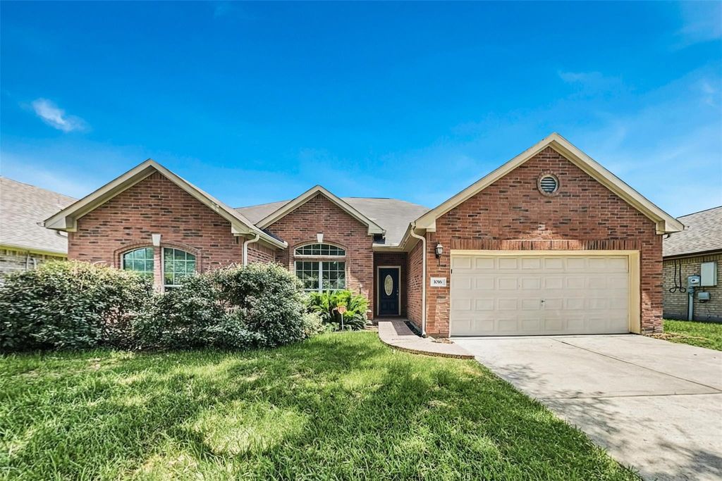 1016 Brazos Court, League City, TX 77573