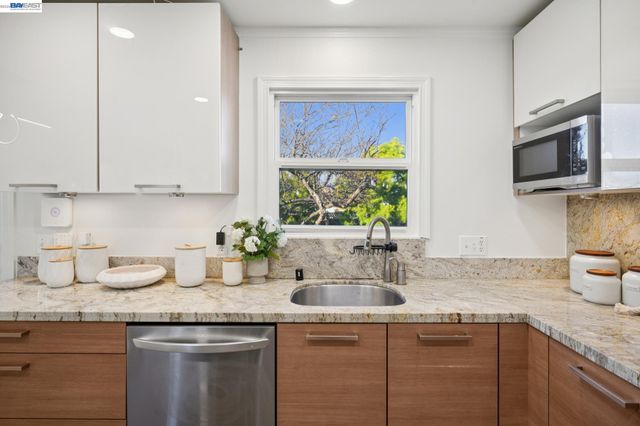 2690 Watson St, Castro Valley, CA 94546