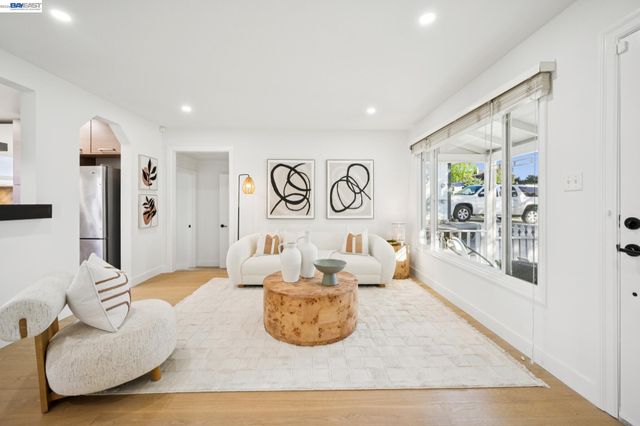 2690 Watson St, Castro Valley, CA 94546