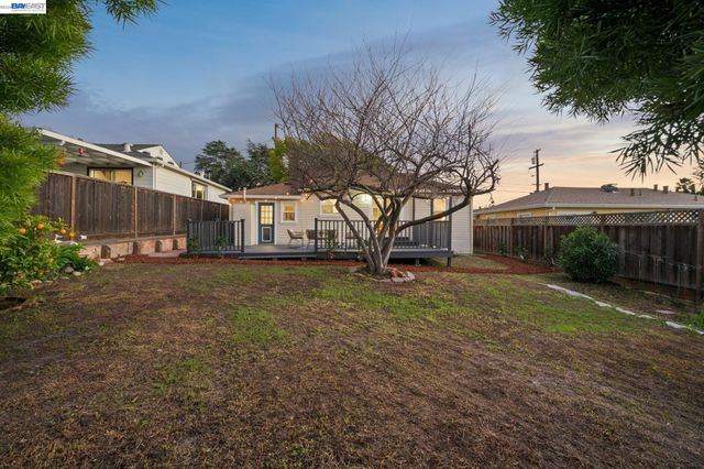 2690 Watson St, Castro Valley, CA 94546
