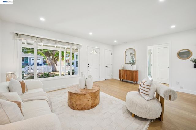 2690 Watson St, Castro Valley, CA 94546