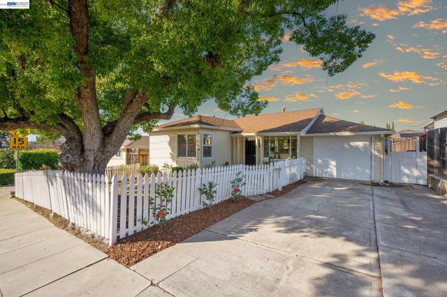 2690 Watson St, Castro Valley, CA 94546