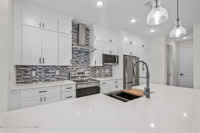 797 Tejon Avenue SW, Palm Bay, FL 32908