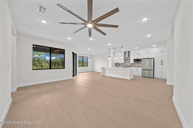 797 Tejon Avenue SW, Palm Bay, FL 32908