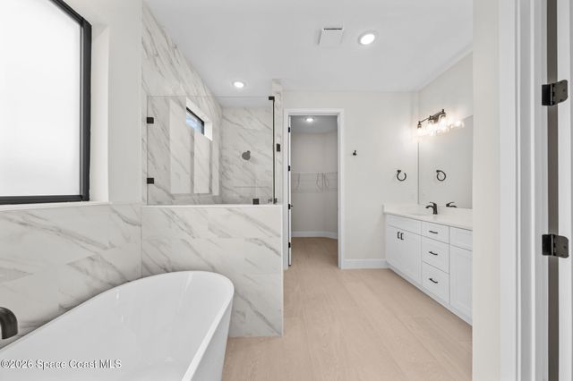 797 Tejon Avenue SW, Palm Bay, FL 32908