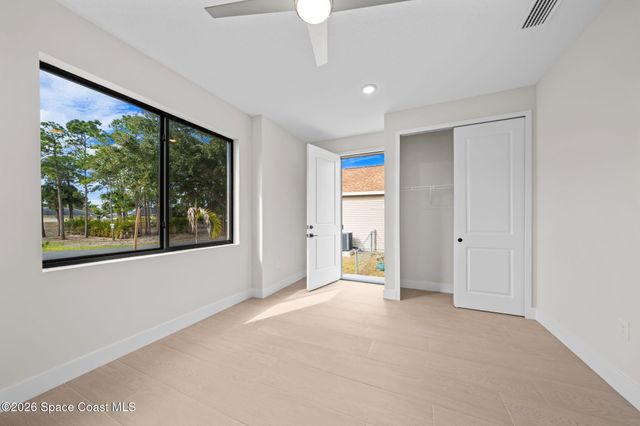 797 Tejon Avenue SW, Palm Bay, FL 32908