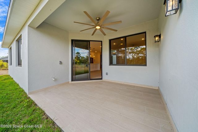 797 Tejon Avenue SW, Palm Bay, FL 32908