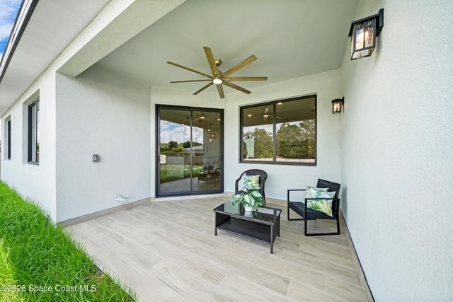 797 Tejon Avenue SW, Palm Bay, FL 32908