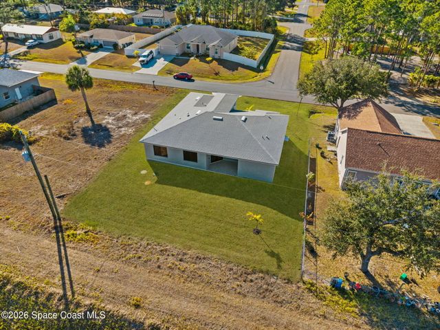 797 Tejon Avenue SW, Palm Bay, FL 32908