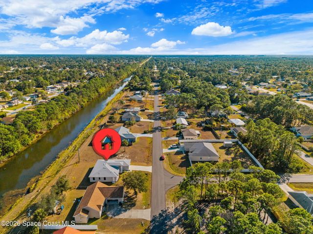 797 Tejon Avenue SW, Palm Bay, FL 32908