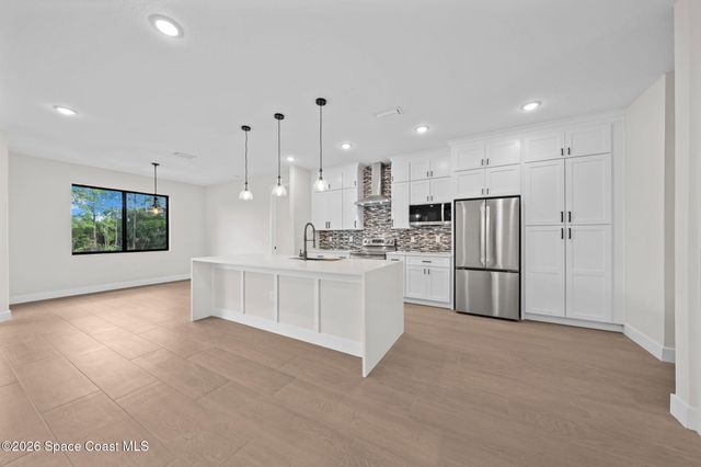 797 Tejon Avenue SW, Palm Bay, FL 32908