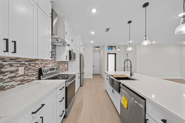 797 Tejon Avenue SW, Palm Bay, FL 32908