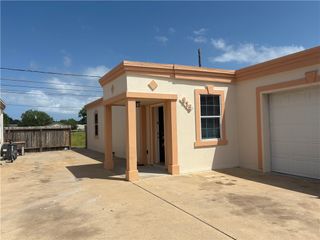 915 Flour Bluff Dr, Corpus Christi, TX 78418