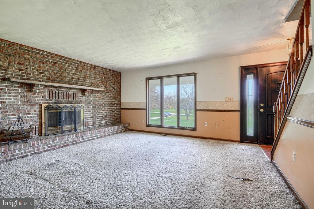Image 10 of property listing at 2625 OLD TANEYTOWN RD, Westminster, MD 21158