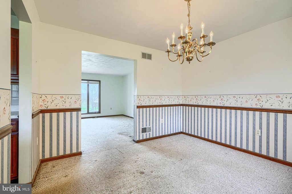 Image 15 of property listing at 2625 OLD TANEYTOWN RD, Westminster, MD 21158