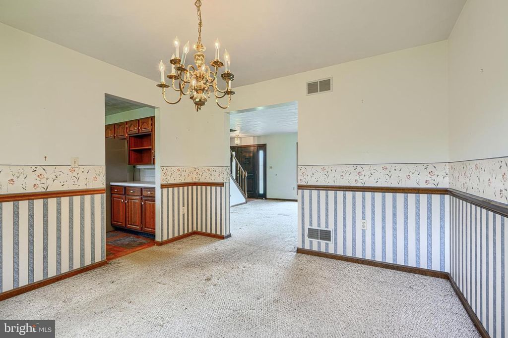 Image 16 of property listing at 2625 OLD TANEYTOWN RD, Westminster, MD 21158