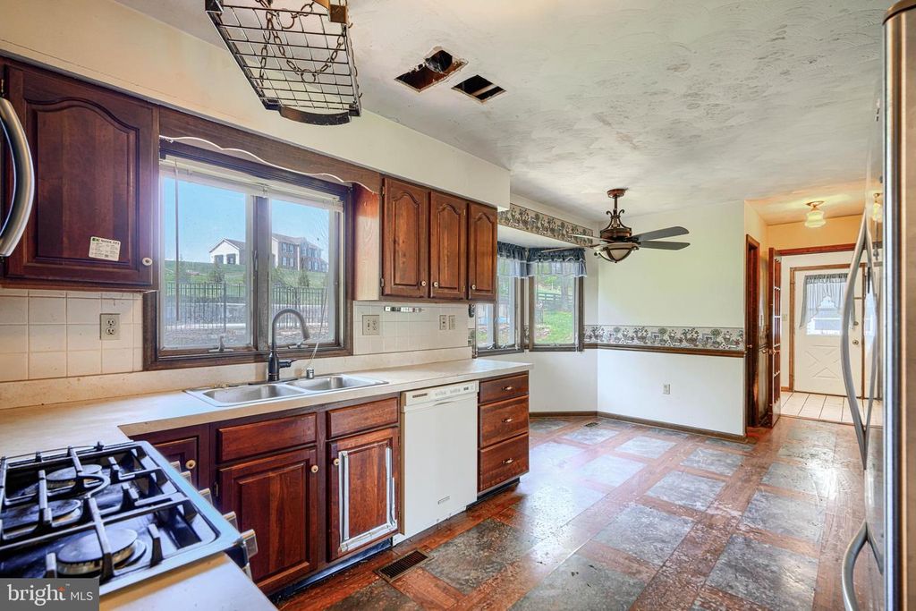 Image 17 of property listing at 2625 OLD TANEYTOWN RD, Westminster, MD 21158