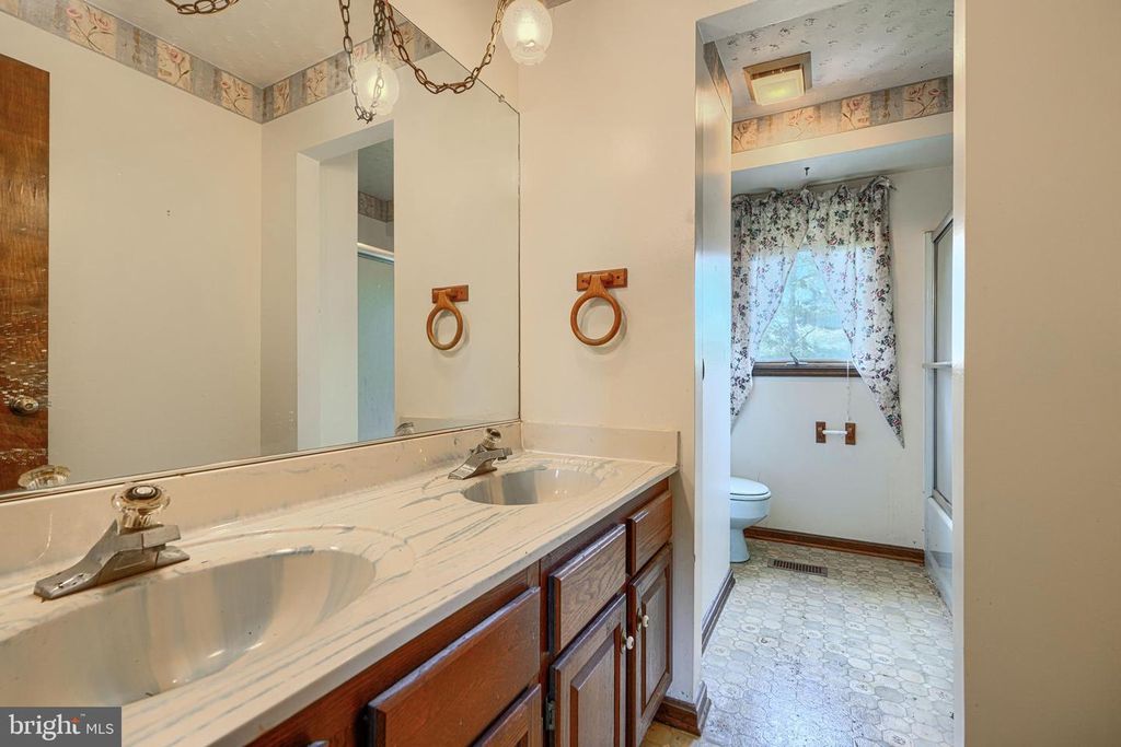 Image 40 of property listing at 2625 OLD TANEYTOWN RD, Westminster, MD 21158