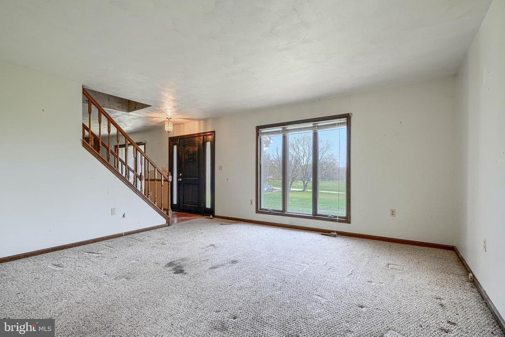 Image 5 of property listing at 2625 OLD TANEYTOWN RD, Westminster, MD 21158