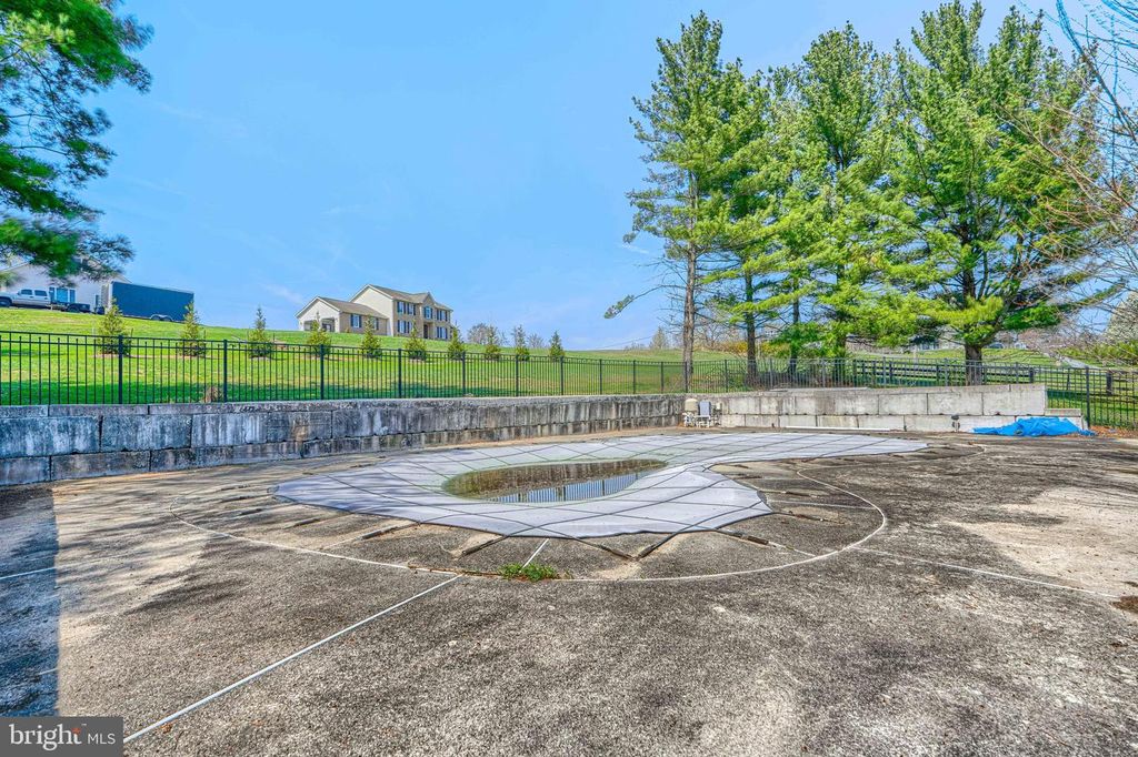 Image 54 of property listing at 2625 OLD TANEYTOWN RD, Westminster, MD 21158