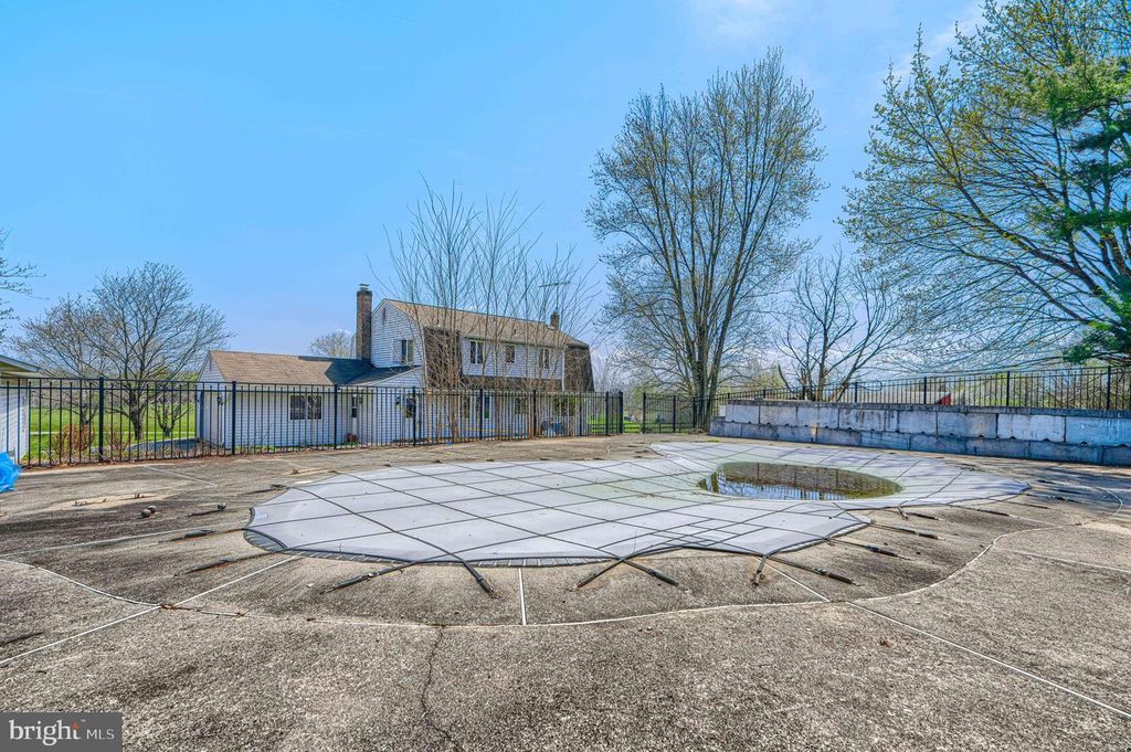 Image 56 of property listing at 2625 OLD TANEYTOWN RD, Westminster, MD 21158