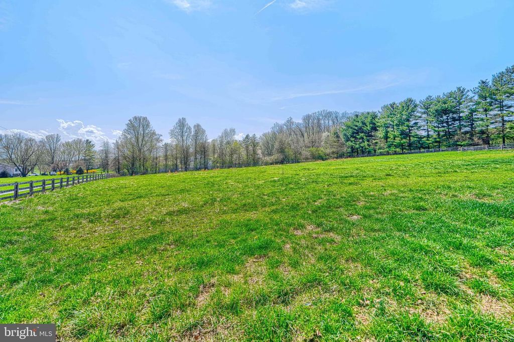 Image 60 of property listing at 2625 OLD TANEYTOWN RD, Westminster, MD 21158