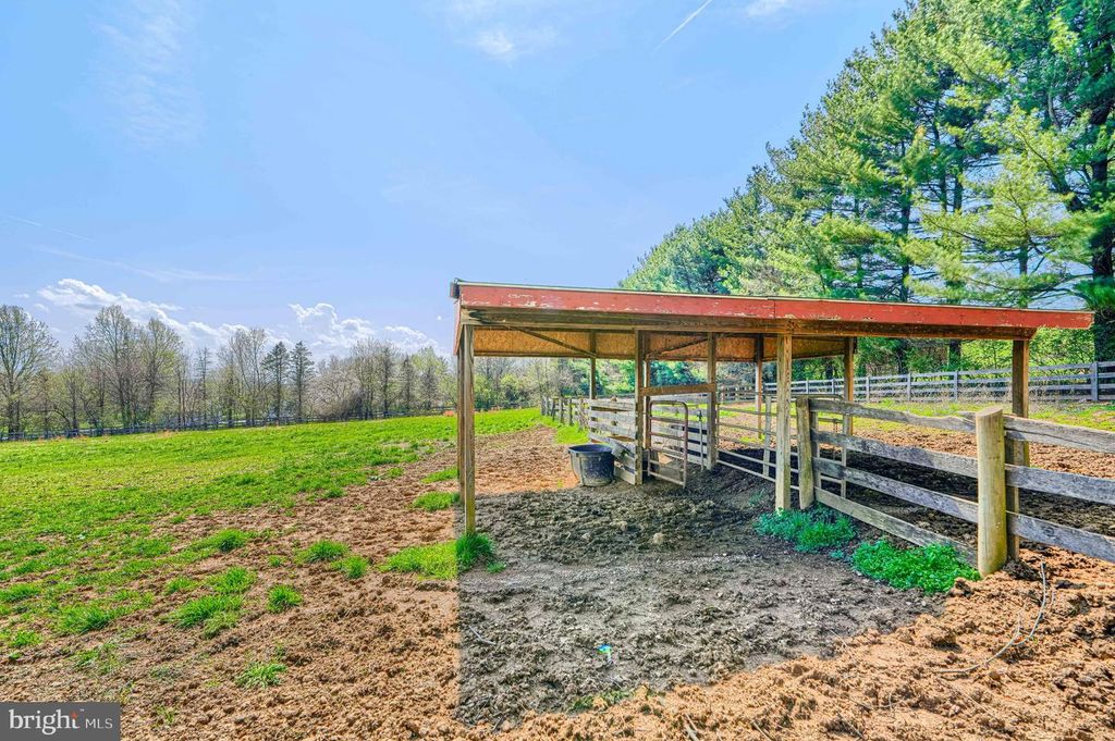 Image 61 of property listing at 2625 OLD TANEYTOWN RD, Westminster, MD 21158