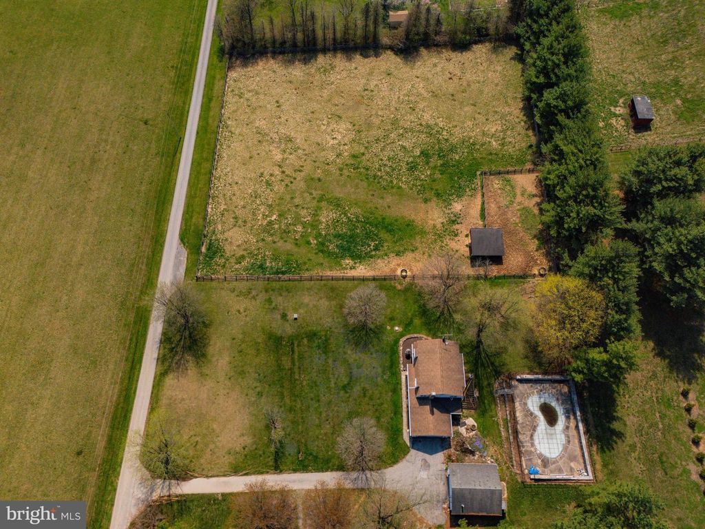 Image 64 of property listing at 2625 OLD TANEYTOWN RD, Westminster, MD 21158