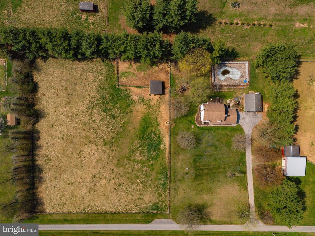 Image 67 of property listing at 2625 OLD TANEYTOWN RD, Westminster, MD 21158