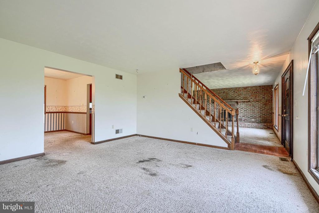 Image 7 of property listing at 2625 OLD TANEYTOWN RD, Westminster, MD 21158
