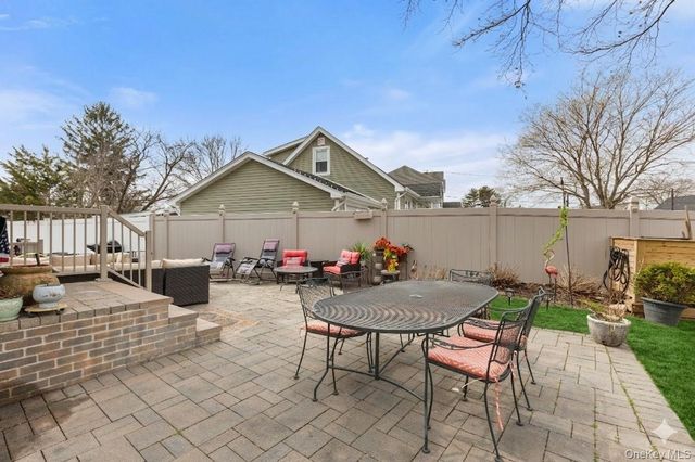 8 Garden Boulevard, Hicksville, NY 11801