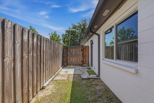 3809 PARKSIDE DRIVE, Valrico, FL 33594