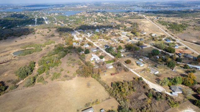 6300 S Lakeside Hills Court, Granbury, TX 76048