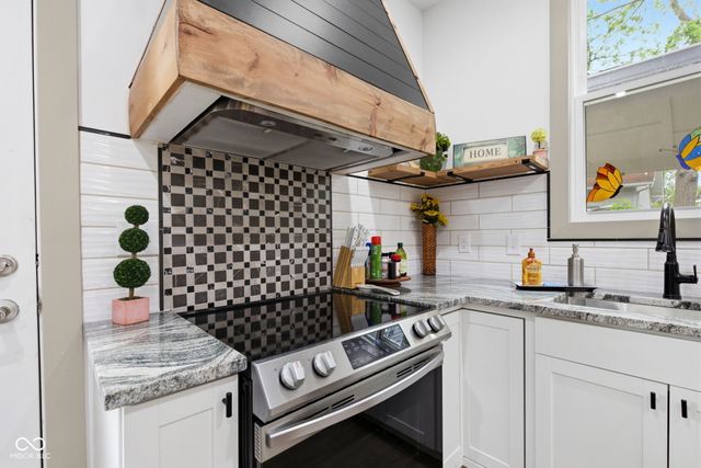 412 W 11th Street, Anderson, IN 46016