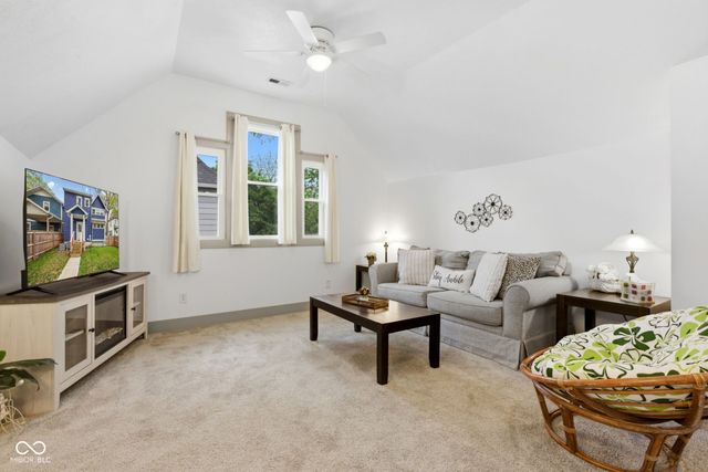 412 W 11th Street, Anderson, IN 46016