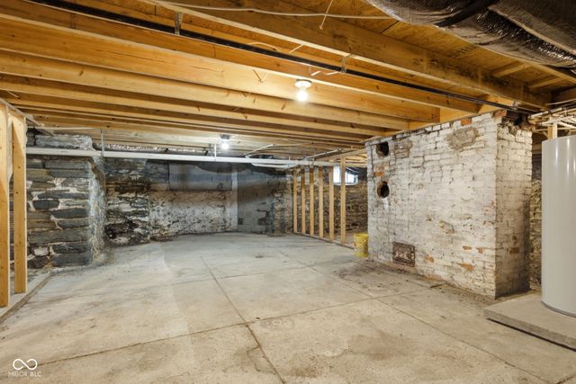 412 W 11th Street, Anderson, IN 46016