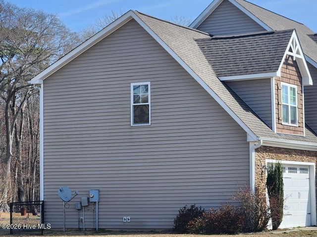 105 E Lake Drive, Goldsboro, NC 27534