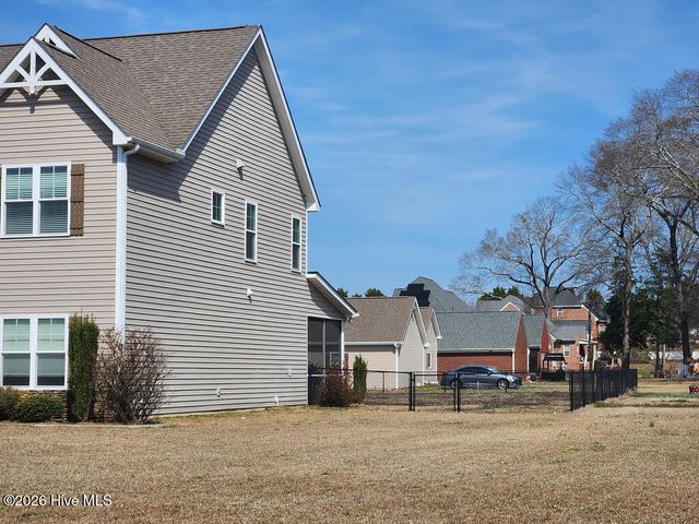 105 E Lake Drive, Goldsboro, NC 27534