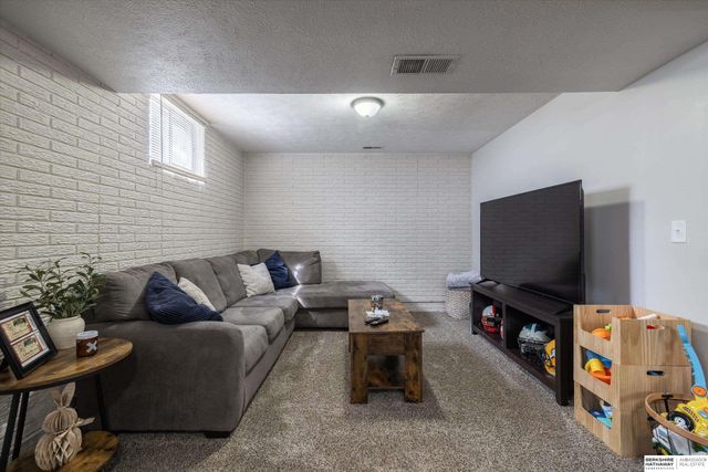 3701 N 2nd Street, Lincoln, NE 68521