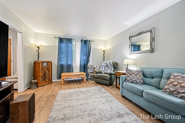 5328 Lindenwood Street, Kalamazoo, MI 49004