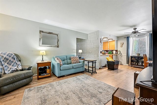 5328 Lindenwood Street, Kalamazoo, MI 49004