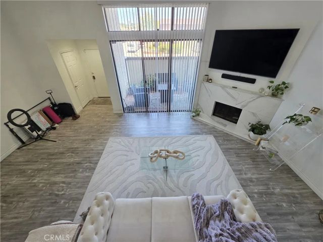 22040 Strathern, Canoga Park, CA 91304