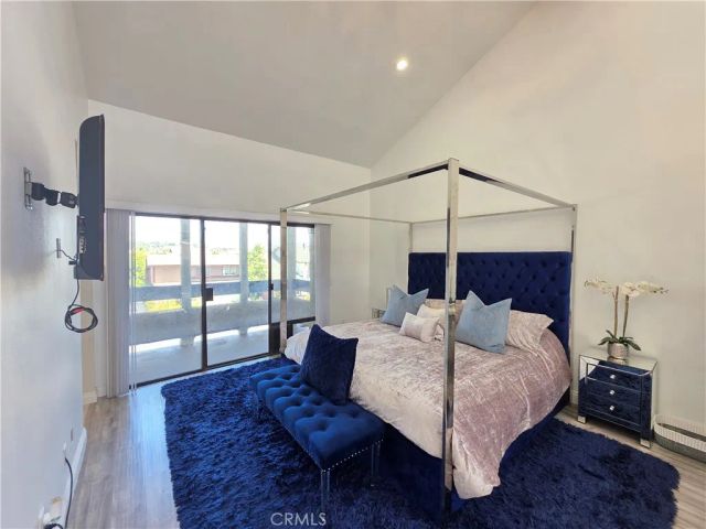 22040 Strathern, Canoga Park, CA 91304