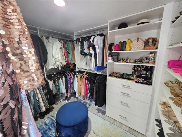 22040 Strathern, Canoga Park, CA 91304