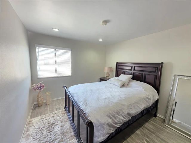 22040 Strathern, Canoga Park, CA 91304